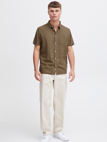 !Solid - Ajuste estrecho Camisa 'Allan' en marrón
