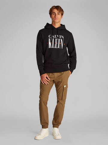 Calvin Klein Jeans Sweatshirt i svart