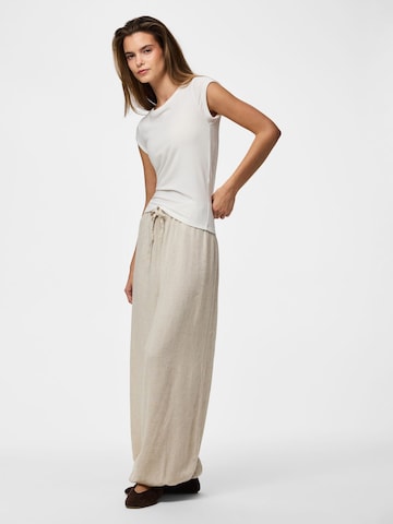 PIECES - Camiseta 'PCSof' en blanco