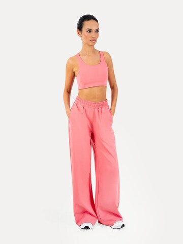 Smilodox Loosefit Broek in Roze: voorkant