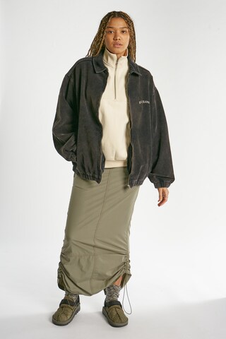 BDG Urban Outfitters Демисезонная куртка 'Harrington' в Серый