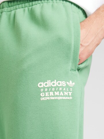 regular Pantaloni di ADIDAS ORIGINALS in verde