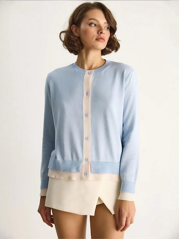 Bianco Lucci Strickjacke in Blau