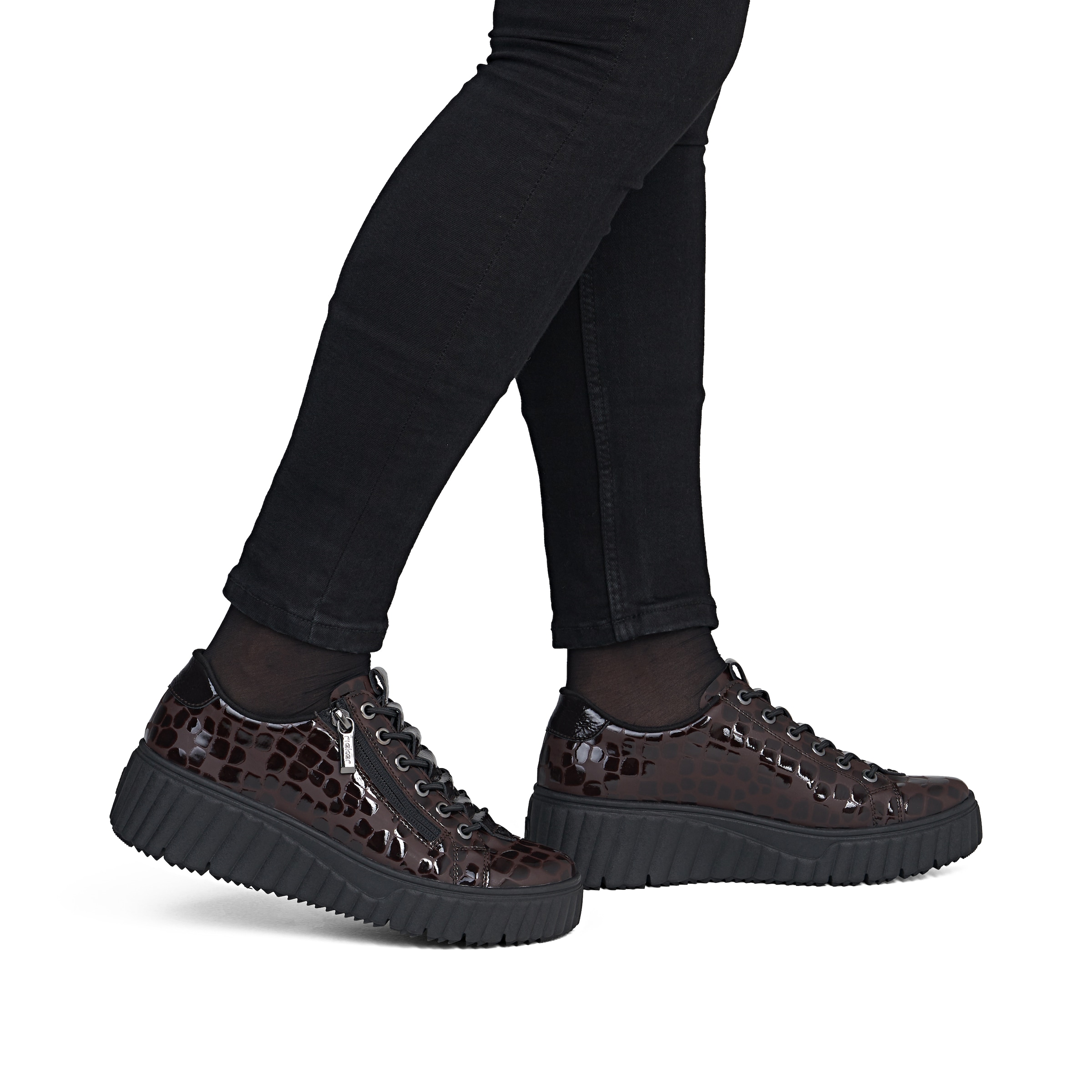 Baskets basses Rieker en marron : devant