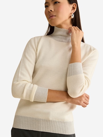 Il Lanificio Sweater in Beige: front