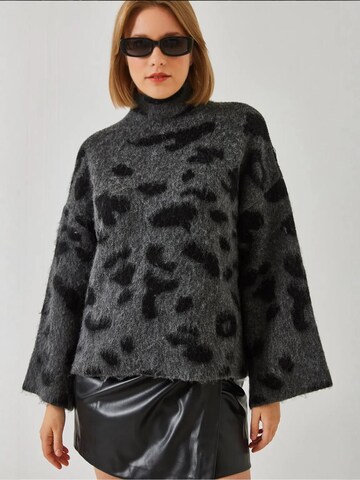 Bianco Lucci - Pullover em cinzento