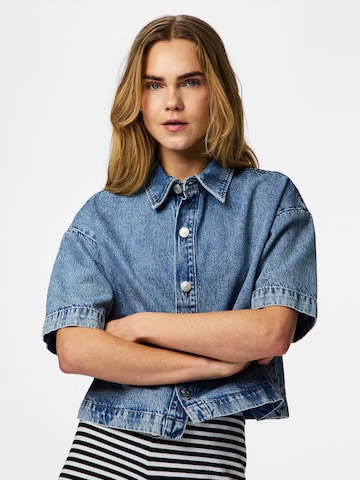 Bluză 'PCSKY' de la PIECES pe albastru: față