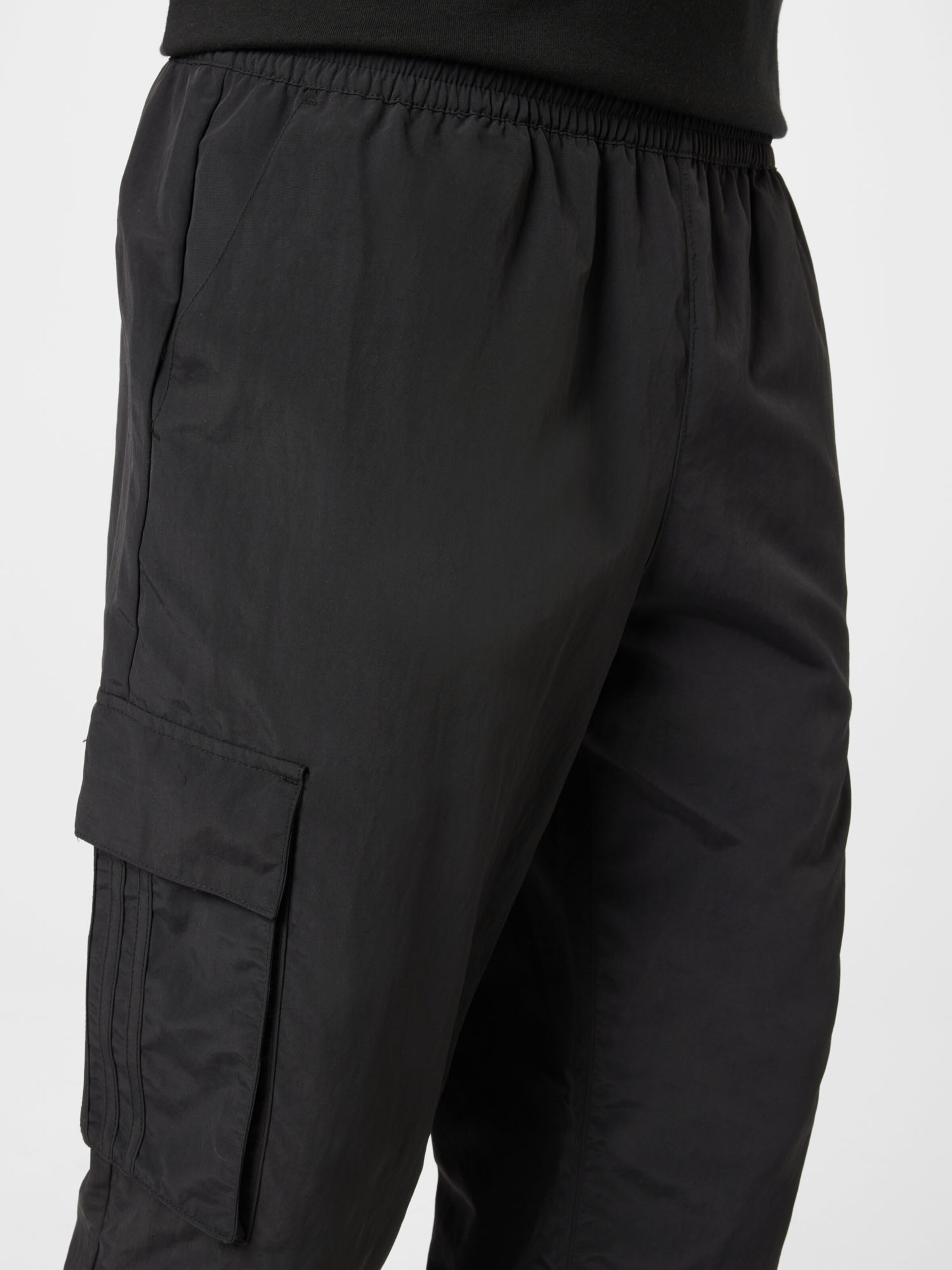 Pantalons Pantalon cargo ADIDAS ORIGINALS en Noir 