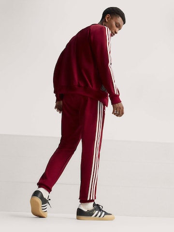 Tapered Pantaloni sport 'FC Arsenal Terrace Icons' de la ADIDAS PERFORMANCE pe roșu