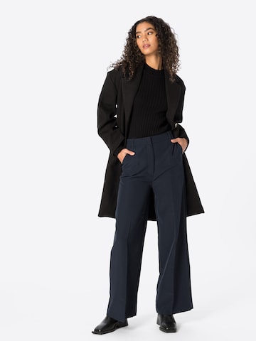 Wide leg Pantaloni cu dungă de la NEW LOOK pe albastru