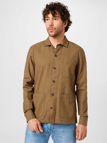 BURTON MENSWEAR LONDON - Ajuste regular Chaqueta de entretiempo en beige: frente