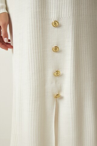 Happiness İstanbul Strikkjole i beige