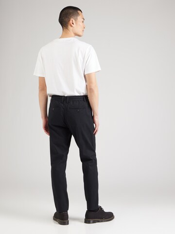 Lindbergh Tapered Pleat-front trousers in Black