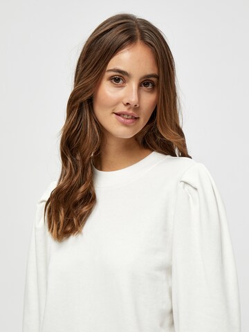 minus Sweatshirt 'Mika' in Wit
