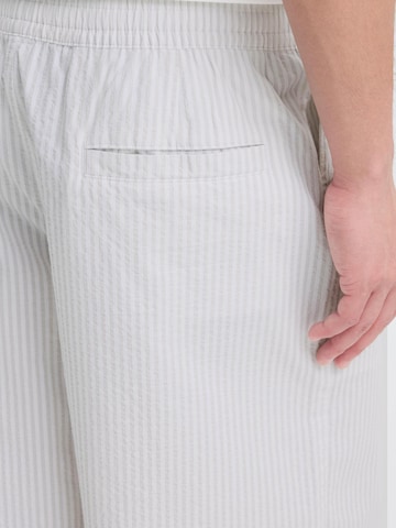 Loosefit Pantalon chino ' CFJaevon Striped ' Casual Friday en gris