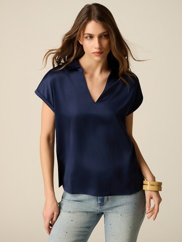 oltre Top in Blue: front