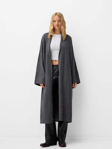 Bershka Knitted coat in Grey: front