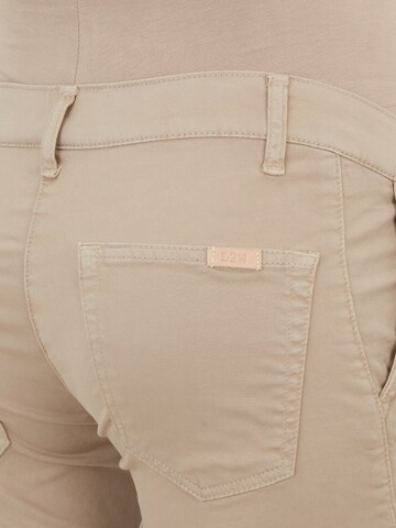 LOVE2WAIT - regular Pantalón chino en beige