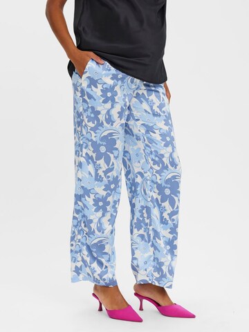 Vero Moda Maternity Loose fit Pants 'ULLA' in Blue: front