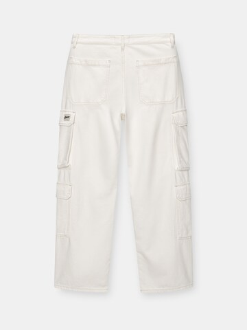 Loosefit Jeans cargo Pull&Bear en blanc