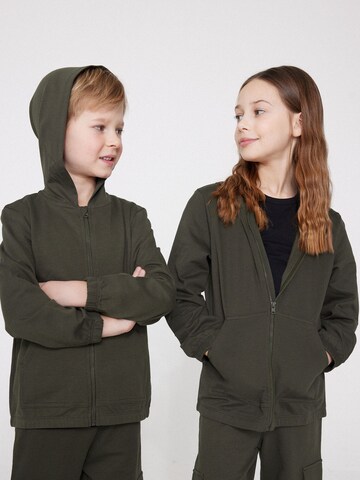 Tezenis Zip-Up Hoodie in Green: front