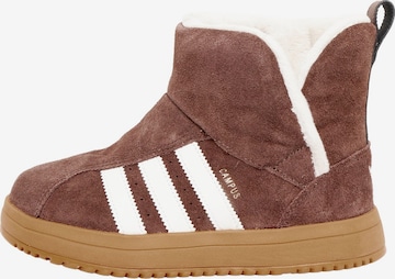 ADIDAS ORIGINALS - Botas de nieve 'Campus 00s' en marrón: frente