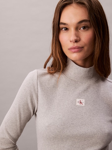 T-shirt Calvin Klein Jeans en gris