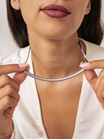 Collana 'Serpent Line' di Hey Happiness in argento