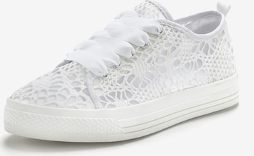 LASCANA Sneaker low i hvid: forside