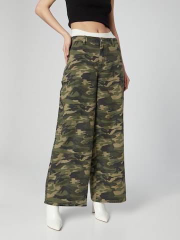 ABOUT YOU x Chiara Biasi Wide leg Cargo Pants 'Kimi' in Green: front