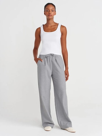 Dilvin Wide leg Broek in Grijs: voorkant
