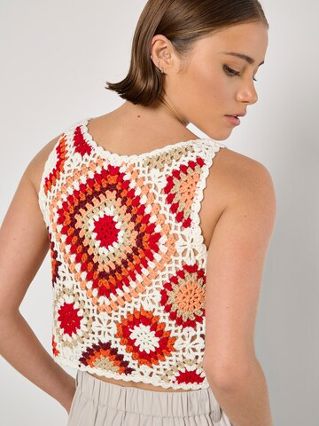 Apricot Top ' ' in Red