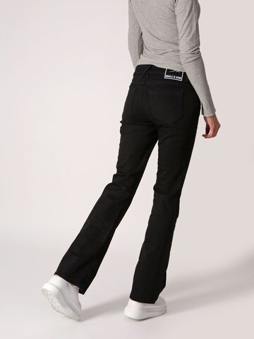 Miracle of Denim Bootcut Jeans 'Sina' in Schwarz