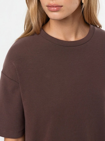 Busem Blouse in Brown