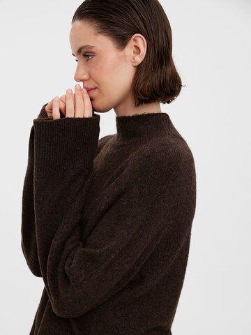 VERO MODA Sweater in Brown