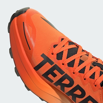 ADIDAS TERREX - Sapatilha de corrida 'Agravic 4' em laranja