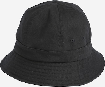 Urban Classics Hattu värissä musta: edessä