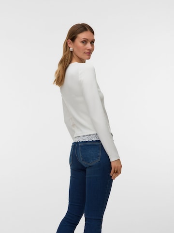 Top di VERO MODA in bianco