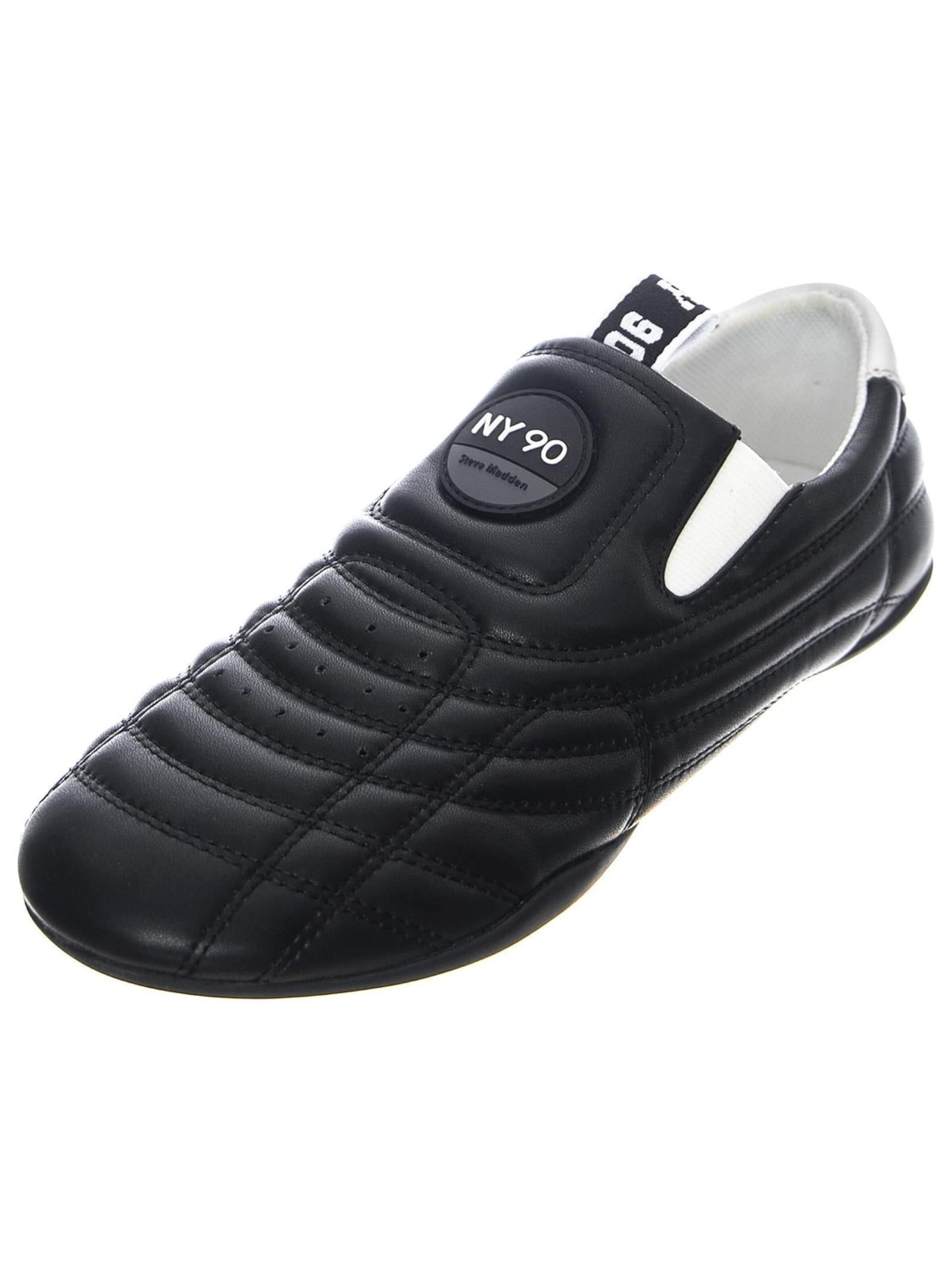 STEVE MADDEN Buty sportowe sznurowane 'Namaste Shoes' w kolorze czarny: przód