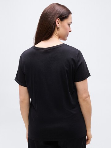 T-shirt 'CARBEA' ONLY Carmakoma en noir