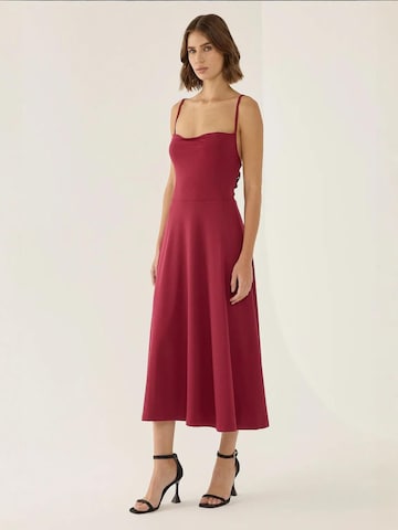 Hiccup - Vestido em vermelho: frente