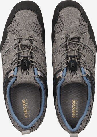 Scarpa stringata sportiva di GEOX in grigio