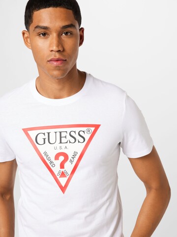 T-Shirt GUESS en blanc