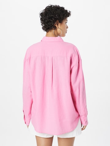 Monki - Blusa en rosa