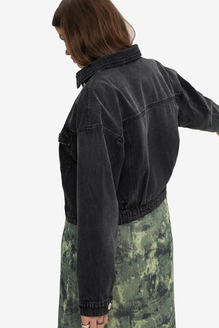 Studio Untold Between-Season Jacket in Black