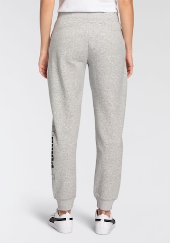 Regular Pantalon de sport 'ESS+' PUMA en gris