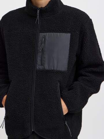 Giacca di pile ' MMBERRI' di The Jogg Concept in nero