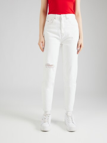 Tommy Jeans Regular Jeans 'MOM JeansS' in White: front