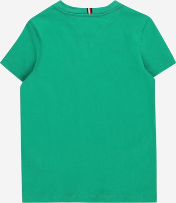 TOMMY HILFIGER - Camiseta 'ESSENTIAL' en verde