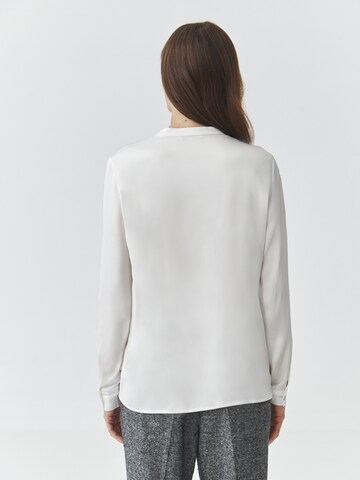 Camicia da donna 'STENDI' di TATUUM in bianco